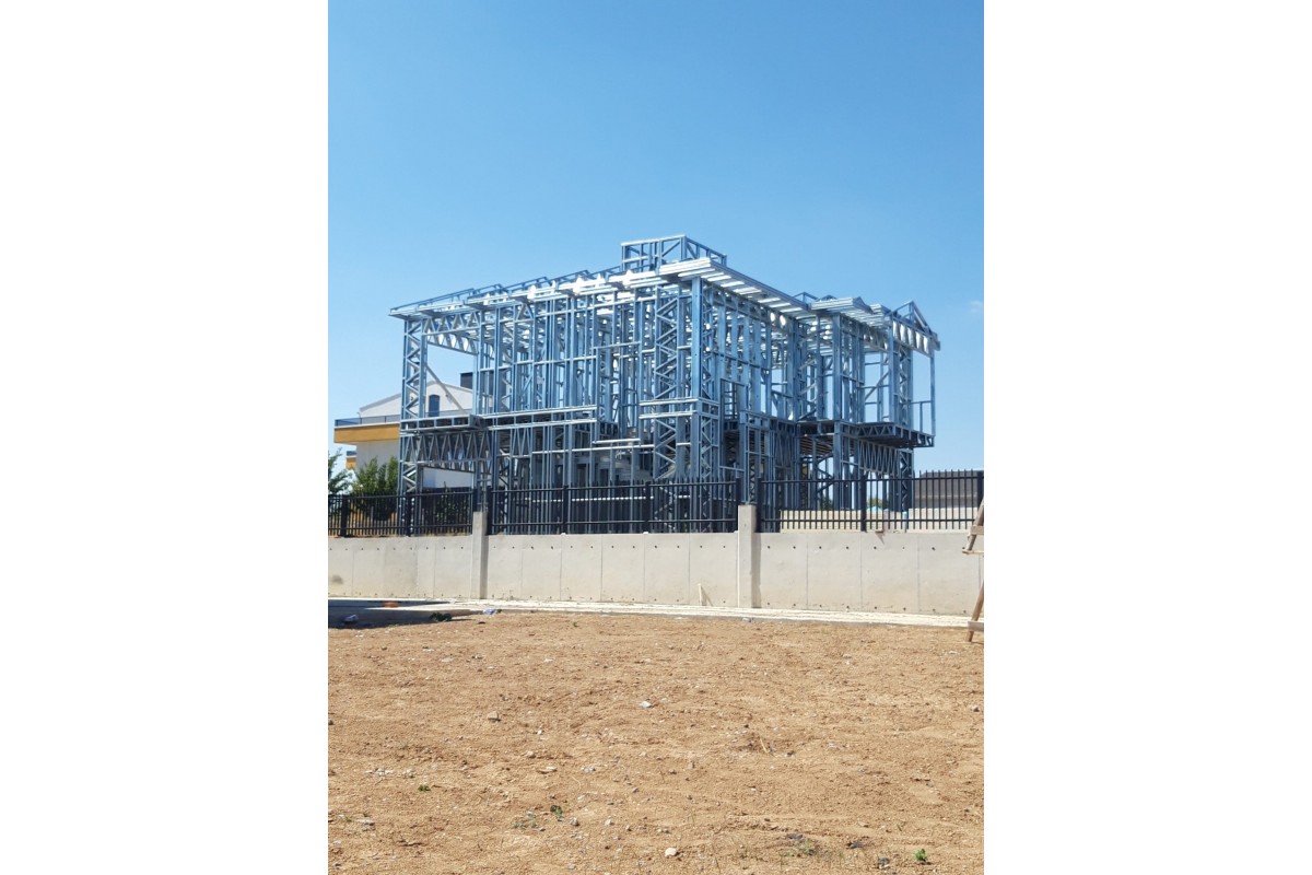 Ankara Gölbaşı’nda teslim edilmiş 250 m² iki katlı çelik ev dış cephe görünümü