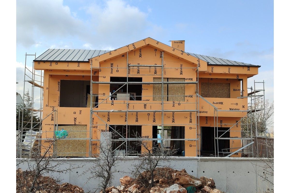 Ankara İncek’te teslim edilmiş 270 m² iki katlı çelik ev dış cephe görünümü