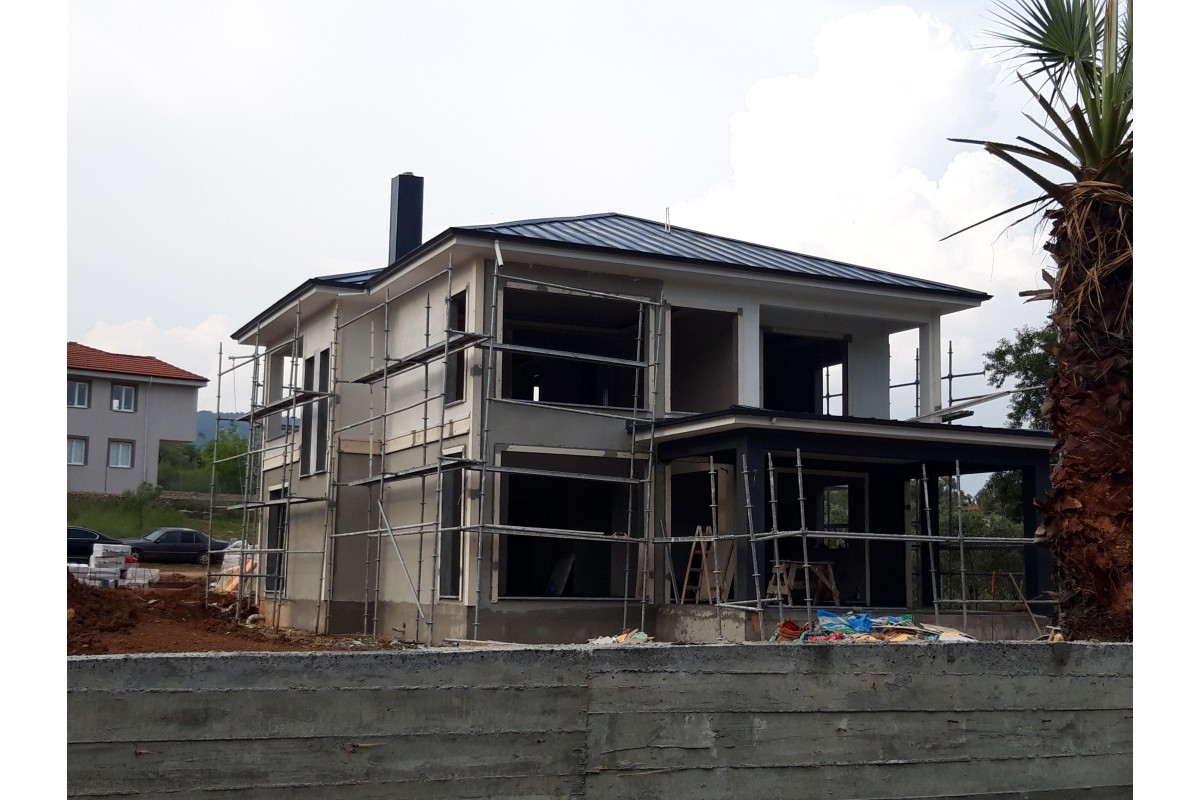 Muğla’da teslim edilmiş 240 m² iki katlı çelik ev dış cephe görünümü