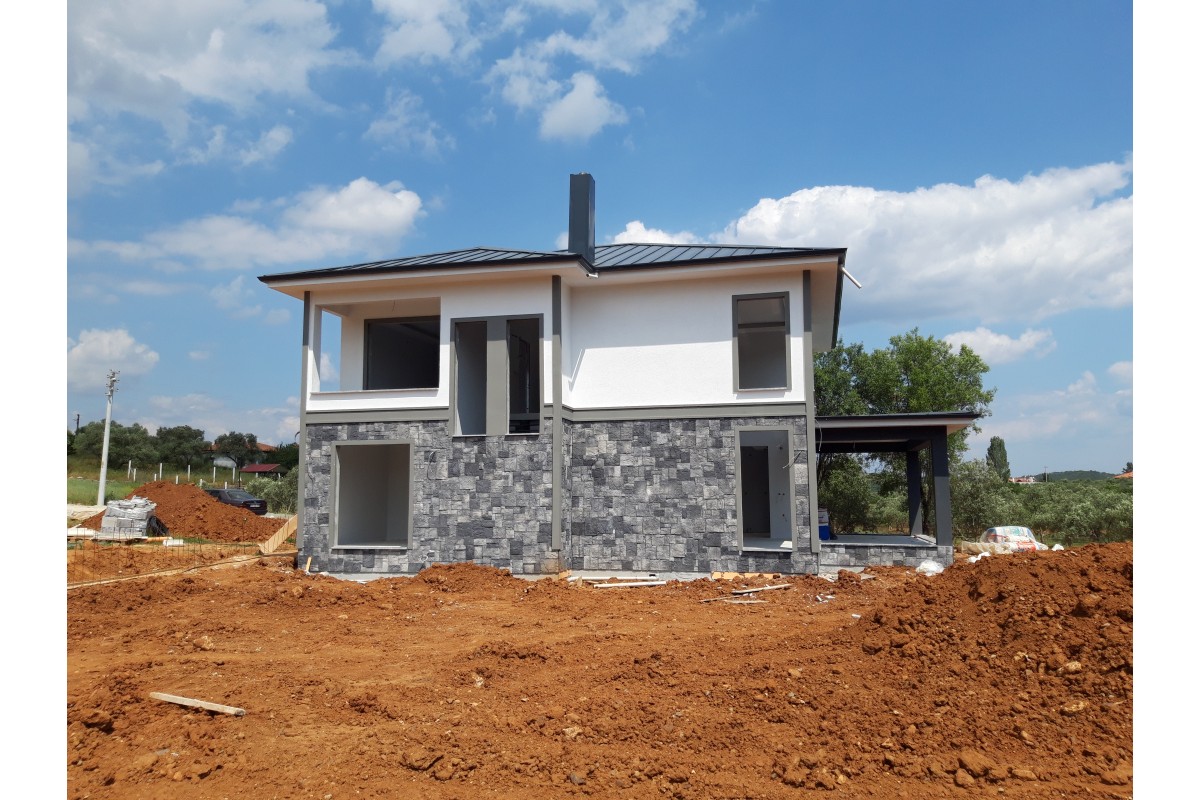 Muğla’da teslim edilmiş 240 m² iki katlı çelik ev dış cephe görünümü