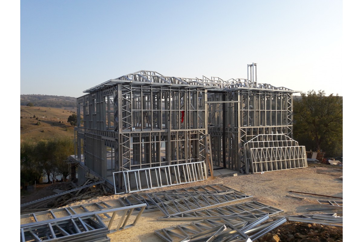 Bilecik Söğüt’te Teslim Edilmiş 330 m² İki Katlı Çelik Ev – 7 Oda 3 Ebeveyn Banyolu, 6 Metre Tavan Yüksekliğine Sahip Özel Proje